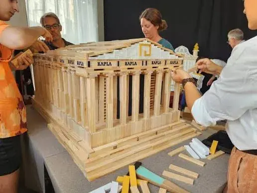 Challenge KAPLA, équipes en action pendant l'activité