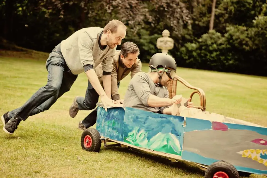 Grand Prix Carton, équipes en action pendant l'activité